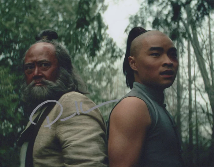 Paul Sun-Hyung Lee autograph