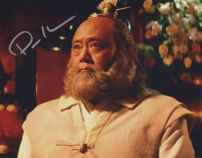 Paul Sun-Hyung Lee autograph