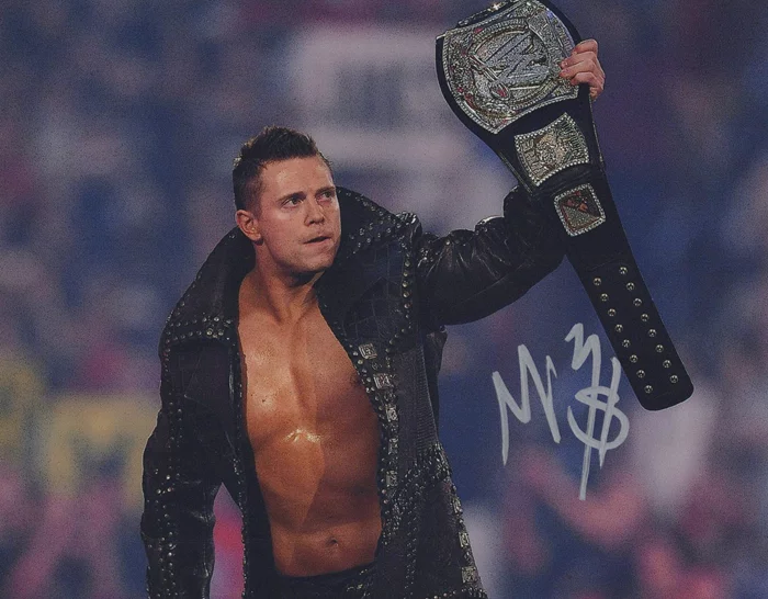 Mike Mizanin autograph