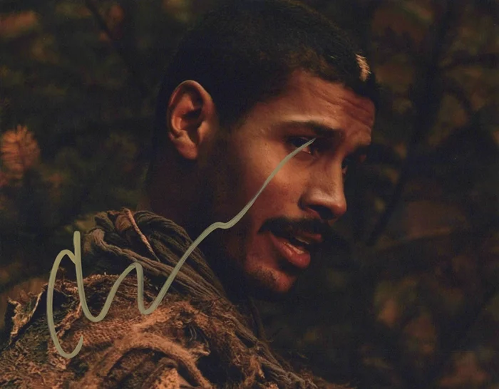 Chuku Modu autograph