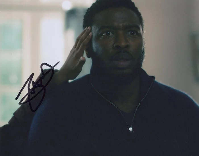 Zackary Momoh autograph