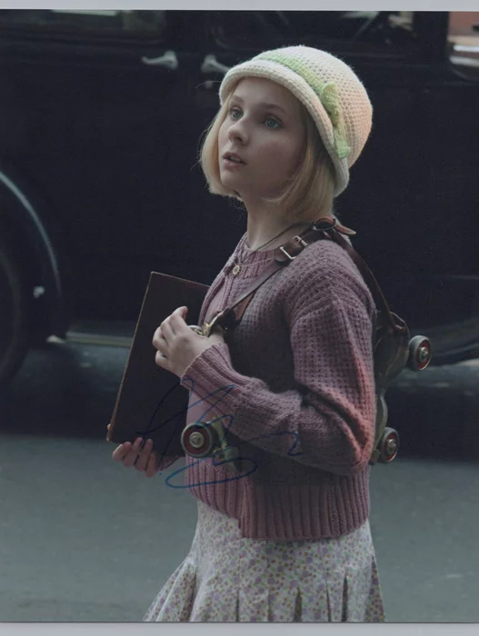 Abigail Breslin autograph
