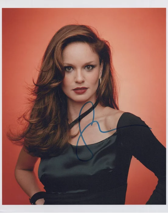 Sarah Wayne Callies autograph
