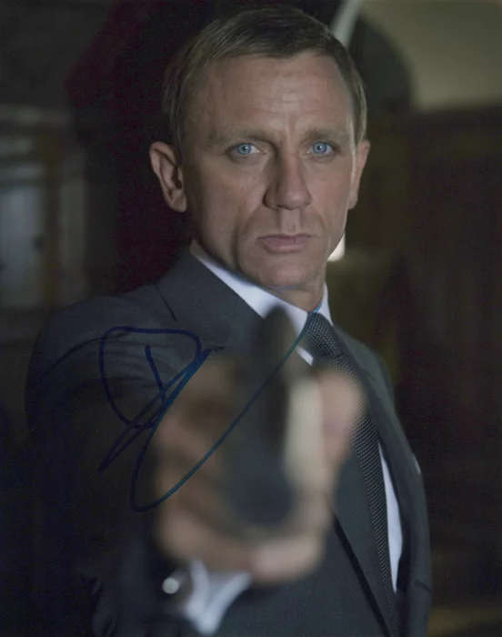 Daniel Craig autograph