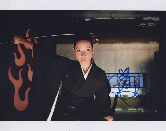 Lucy Liu autograph