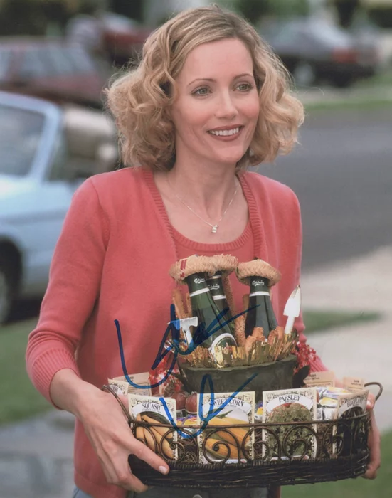 Leslie Mann autograph