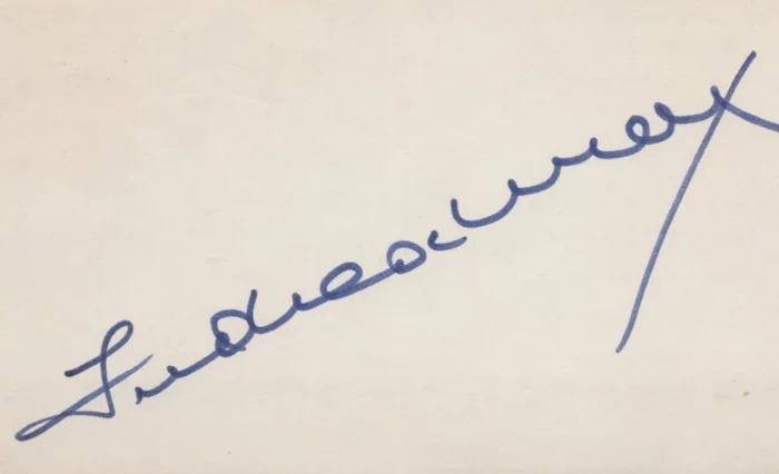 Fred MacMurray autograph