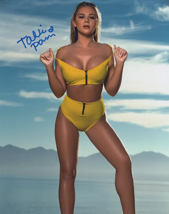 Tahlia Paris autograph