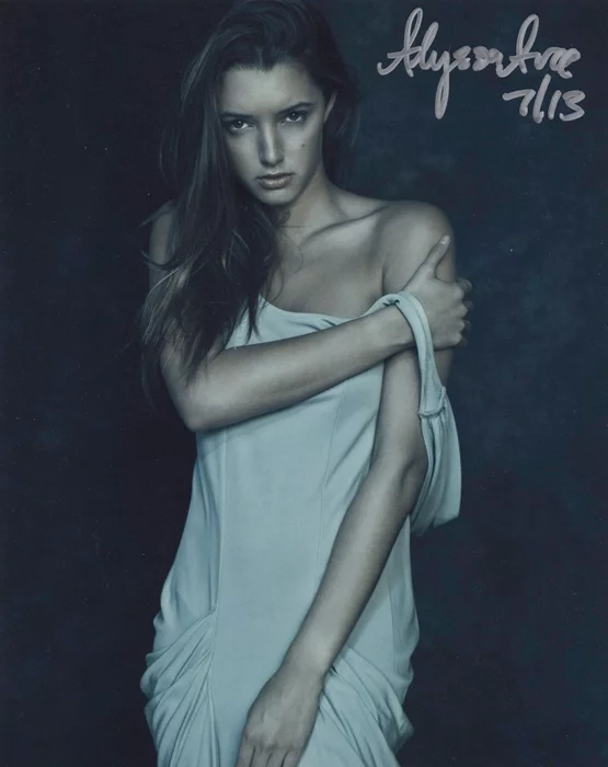 Alyssa Arce autograph