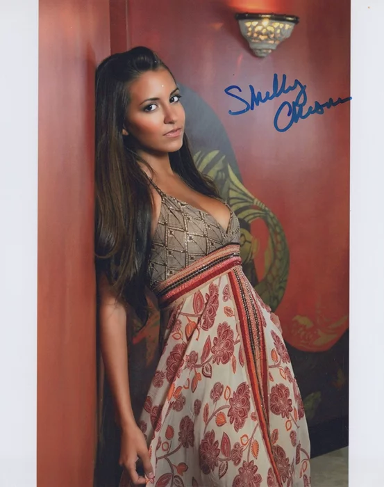 Shelby Chesnes autograph