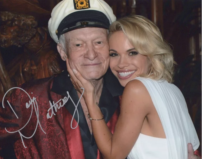 Dani Mathers autograph