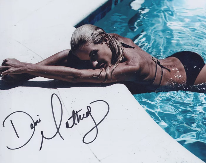 Dani Mathers autograph