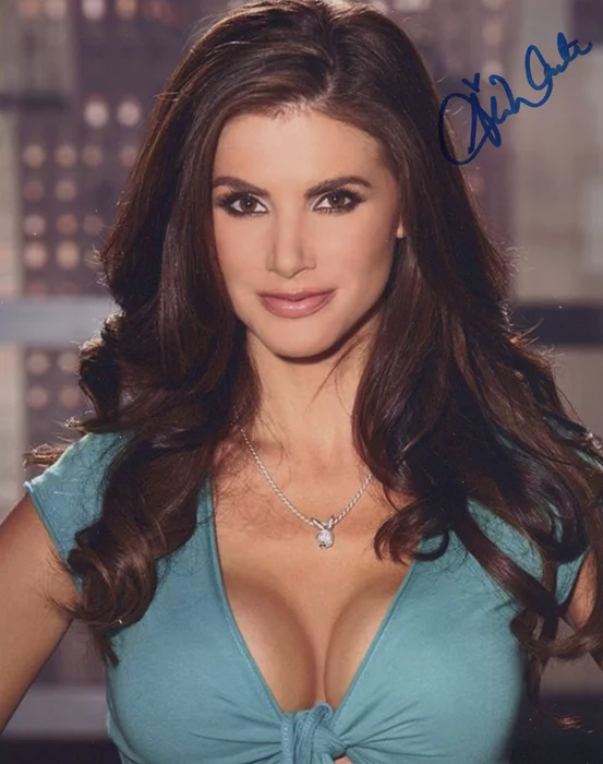 Alison Waite autograph