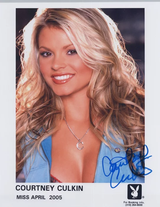 Courtney Culkin autograph