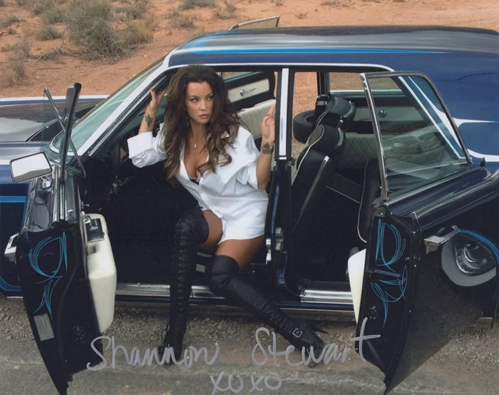 Shannon Stewart autograph