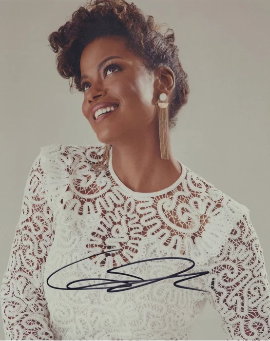 Cassandra Freeman autograph