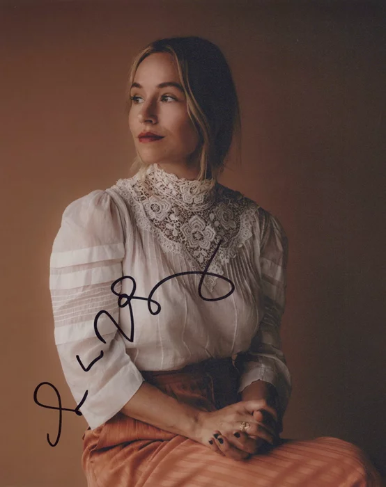 Sarah Goldberg autograph