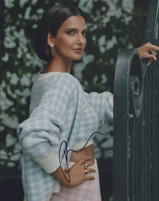 Poorna Jagannathan autograph