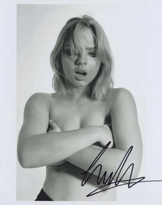 Lea Myren autograph