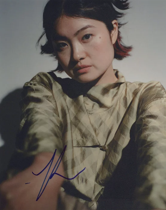 Katarina Zhu autograph