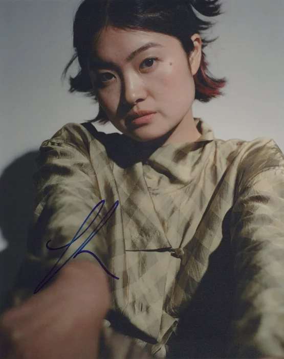 Katarina Zhu autograph