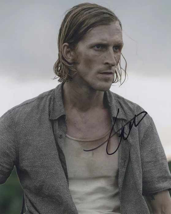 Austin Amelio autograph