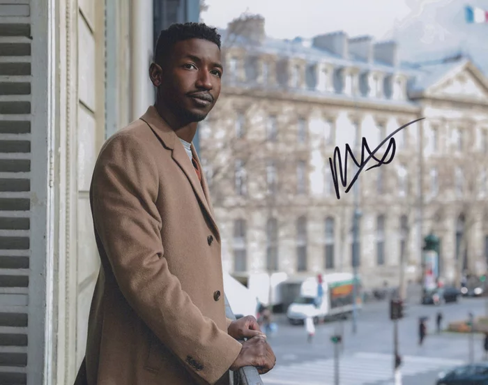 Mamoudou Athie autograph