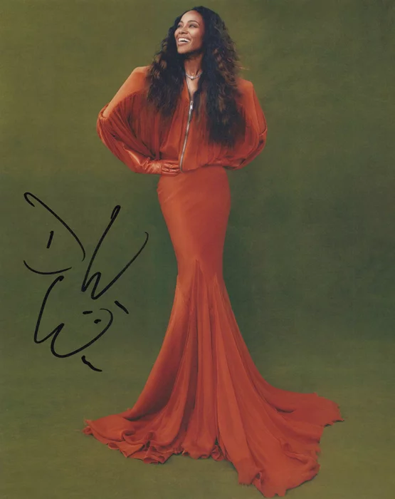 Dewanda Wise autograph