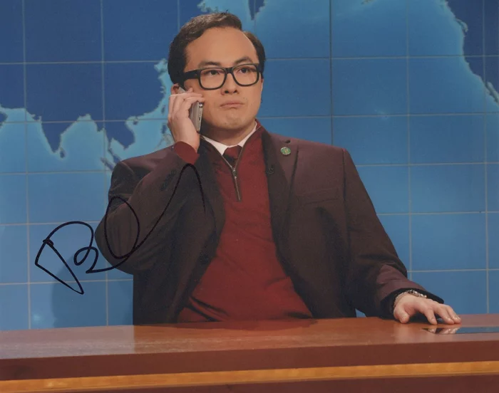 Bowen Yang autograph