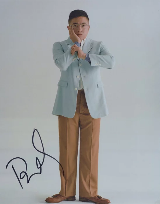Bowen Yang autograph