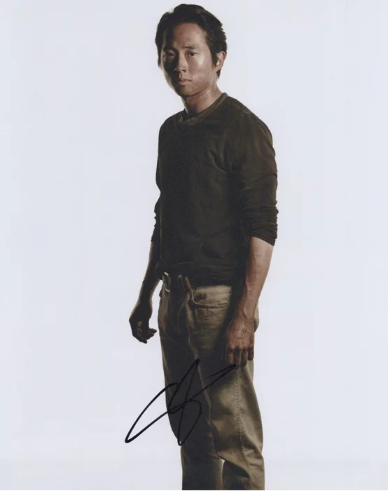 Steven Yeun autograph