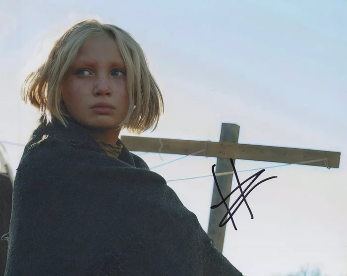 Helena Zengel autograph