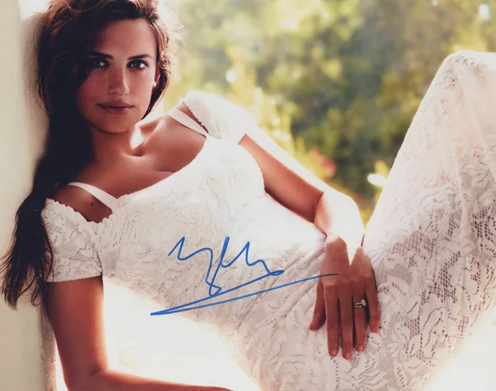 Penelope Cruz autograph