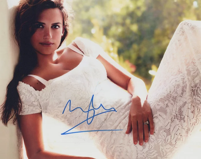Penelope Cruz autograph