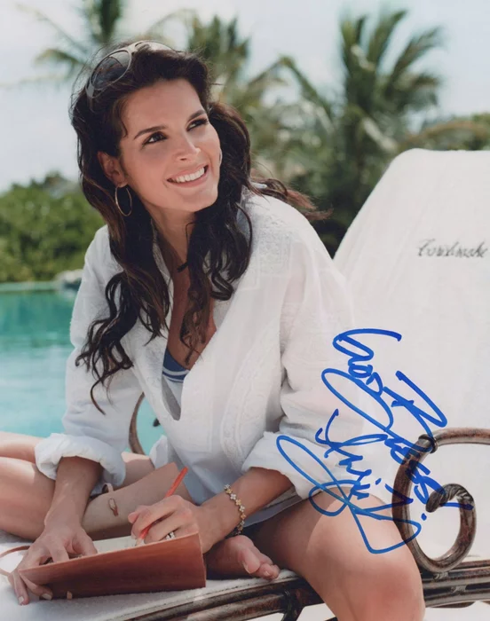 Angie Harmon autograph