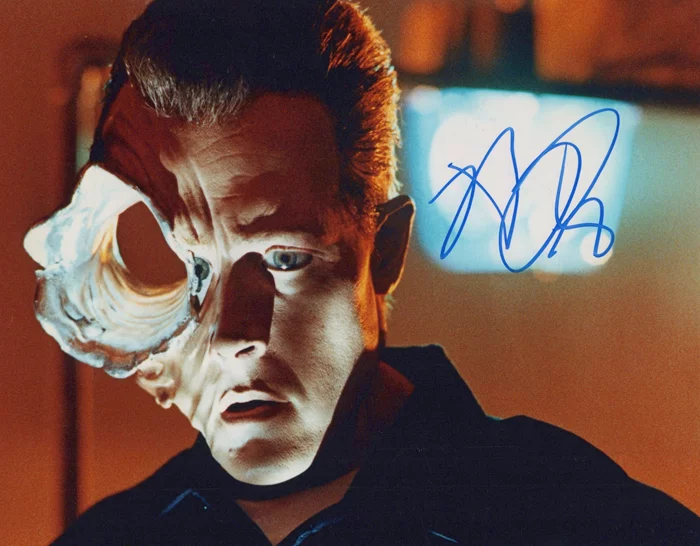 Robert Patrick autograph