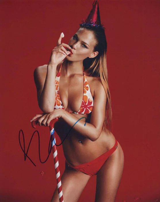 Bar Refaeli autograph