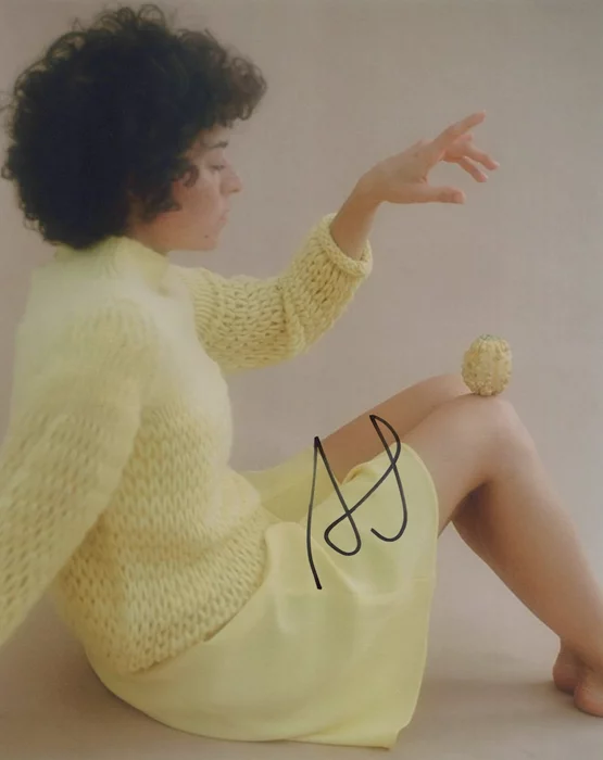 Alia Shawkat autograph