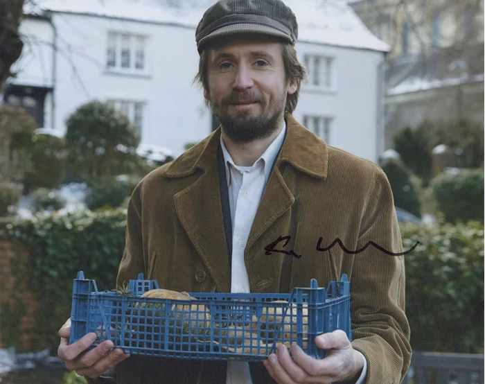 Tom Basden autograph