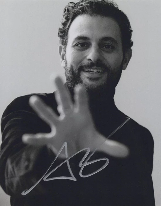 Arian Moayed autograph