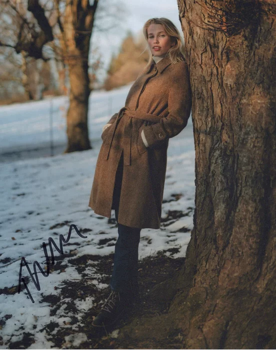 Thea Sofie Loch Ness autograph
