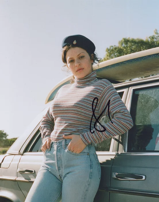 Alia Shawkat autograph