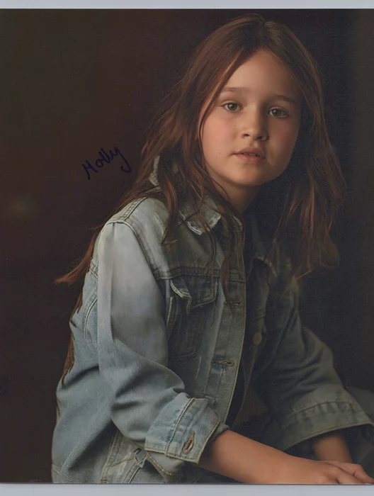 Molly Belle Wright autograph