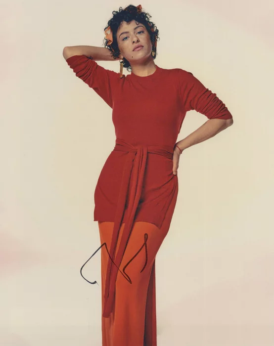 Alia Shawkat autograph