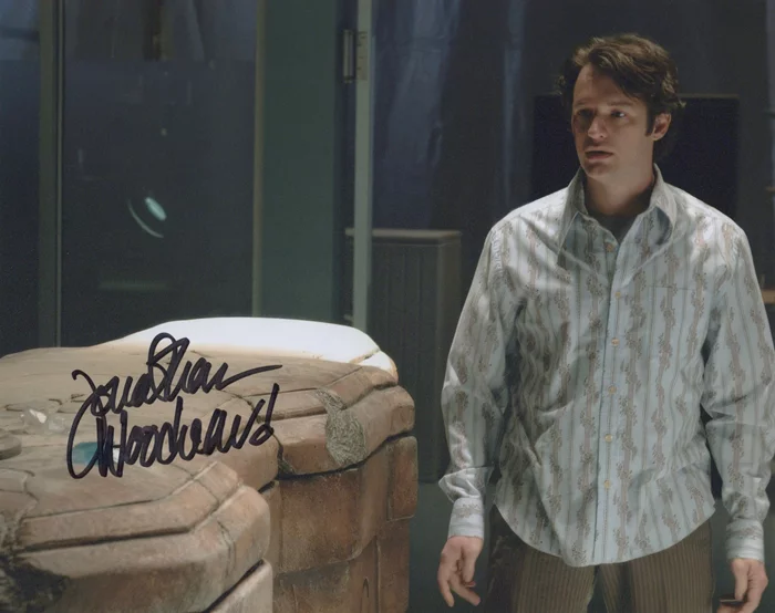 Jonathan M. Woodward autograph
