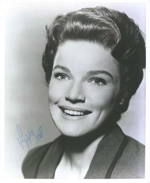 Pippa Scott autograph
