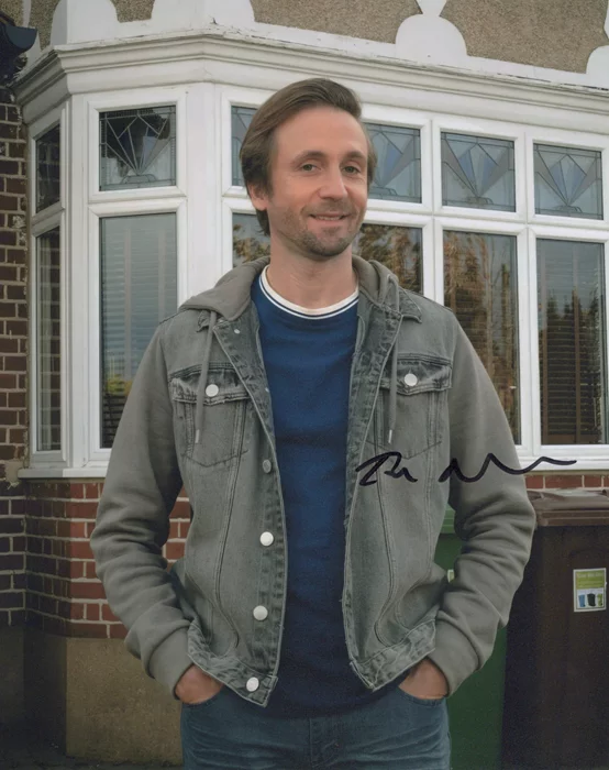 Tom Basden autograph