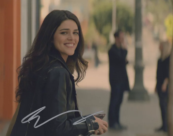 Callie Hernandez autograph