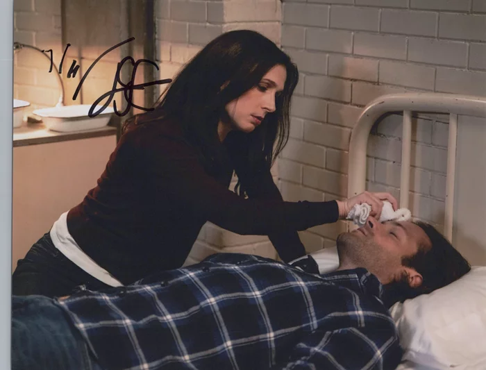 Shoshannah Stern autograph