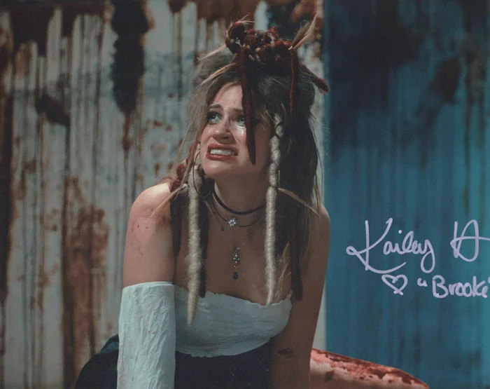 Kailey Hyman autograph